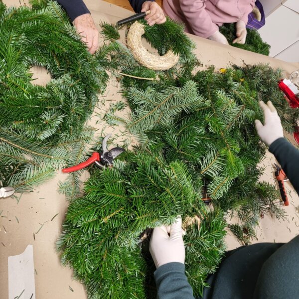 Adventkranz binden